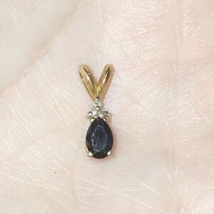 Elegant Gold and Sapphire Teardrop Pendant